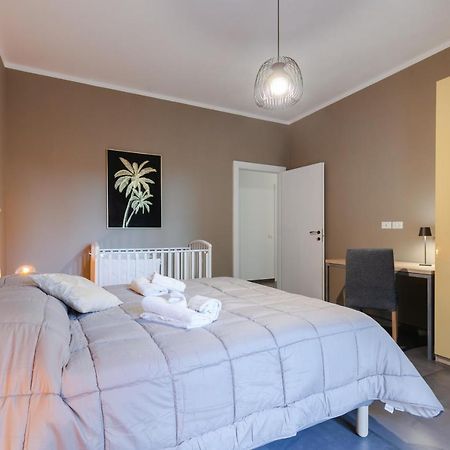 Home Holiday Lovely Apartment ลาสเปเซีย ภายนอก รูปภาพ